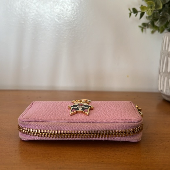 EUC “Limited Edition" Gucci Pink Marmont Bosco Dog Key Zip Around Coin Purse - Picture 7 of 13